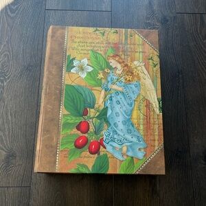 NWOT Punch Studio Christmas Book Box